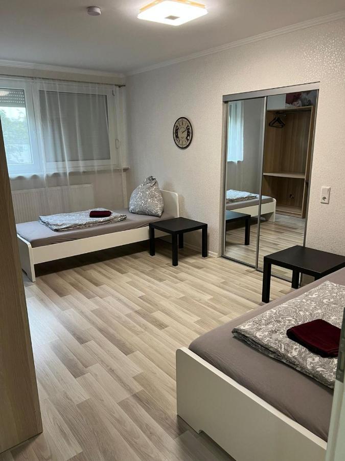 Zentral Gelegenes Apartment In Moenchengladbach Mit W-Lan Екстериор снимка